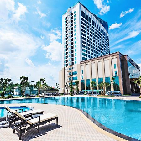 Muong Thanh Luxury Can Tho Hotel Exterior foto